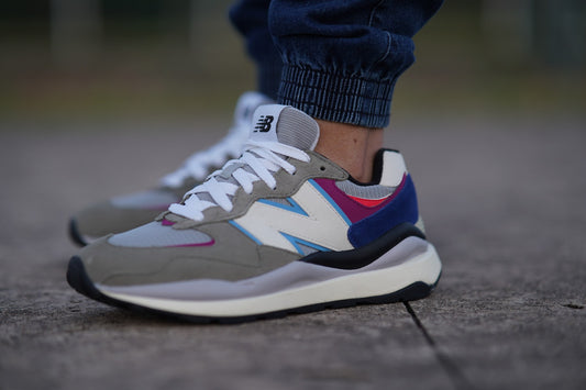 Zapatilla New Balance Incubation Pack - Grey Pink Zing