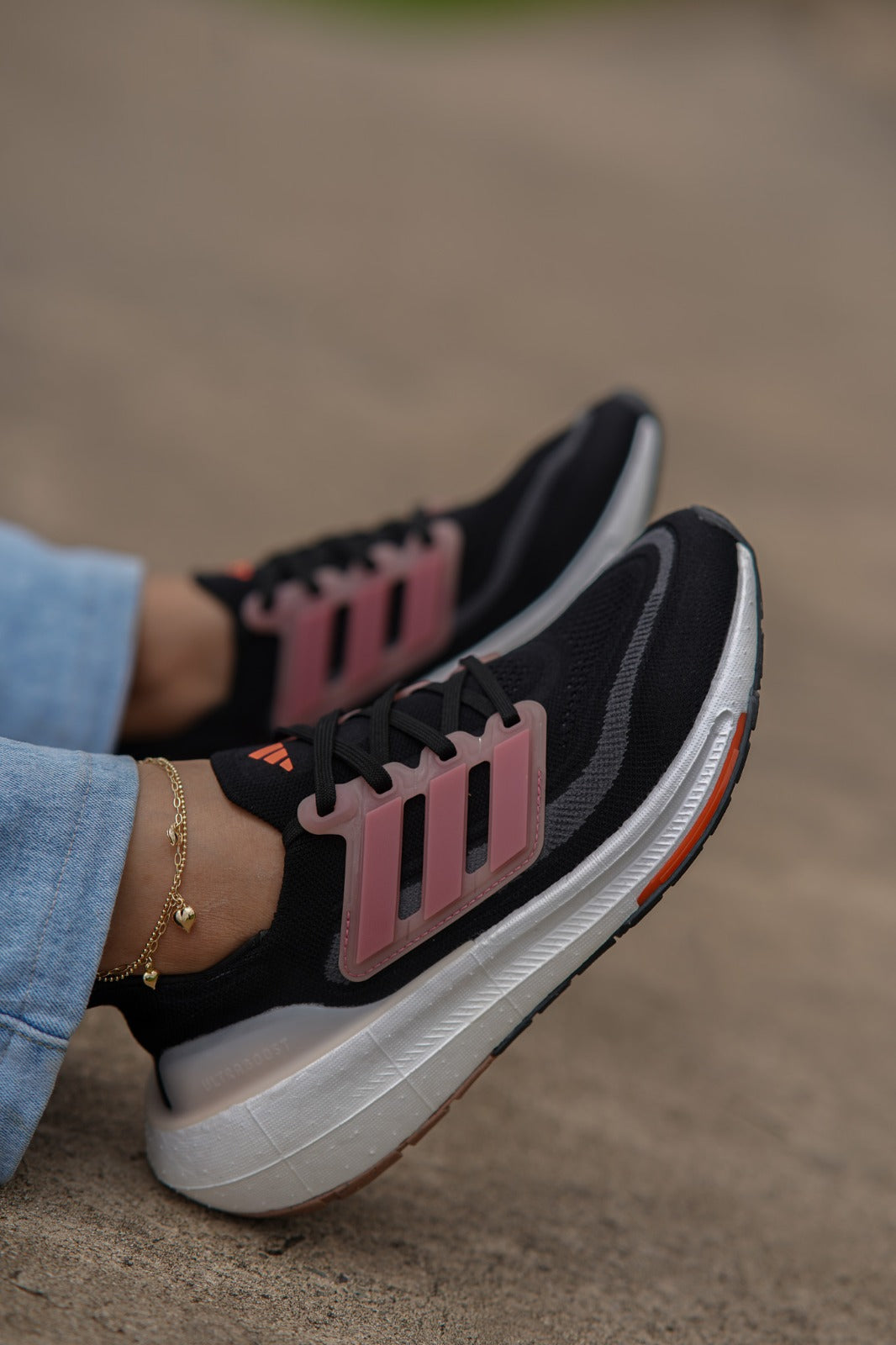 Zapatillas Adidas Ultraboost Light W