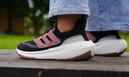 Zapatillas Adidas Ultraboost Light W