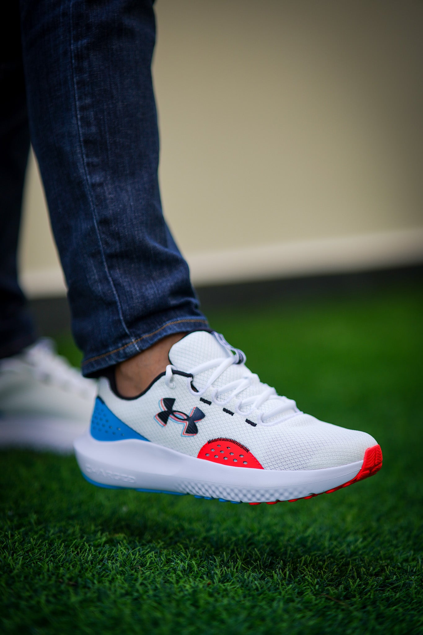 Zapatillas Under Armour Charged Surge 4