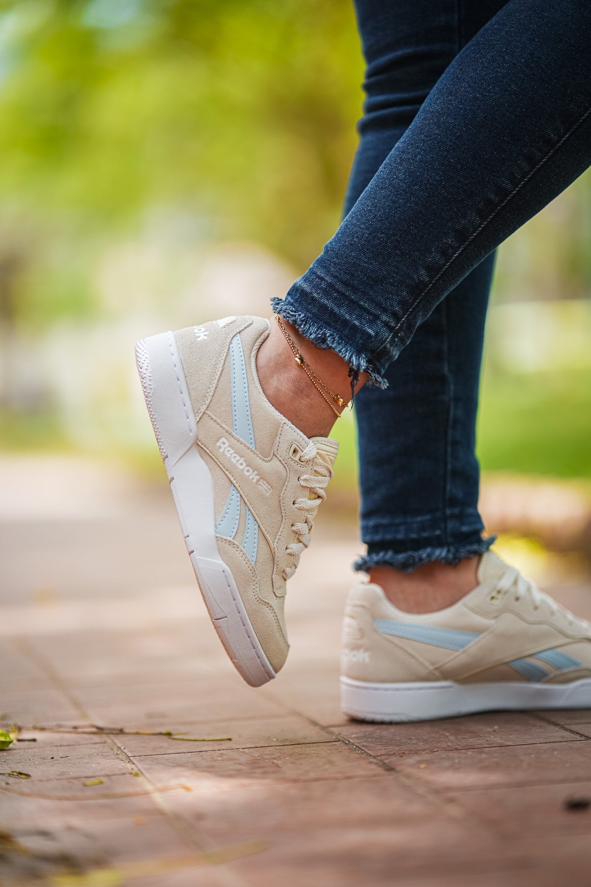 Zapatillas Reebok BB 4000 II