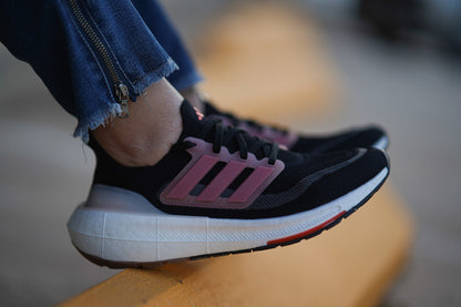 Zapatillas Adidas Ultraboost Light W